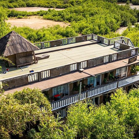 Kombo Beach Resort 萨拉昆达 外观 照片